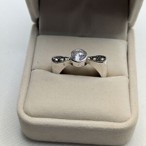 ✨ Vintage-Style Marcasite & Cubic Zirconia "Bow" Statement Ring ✨